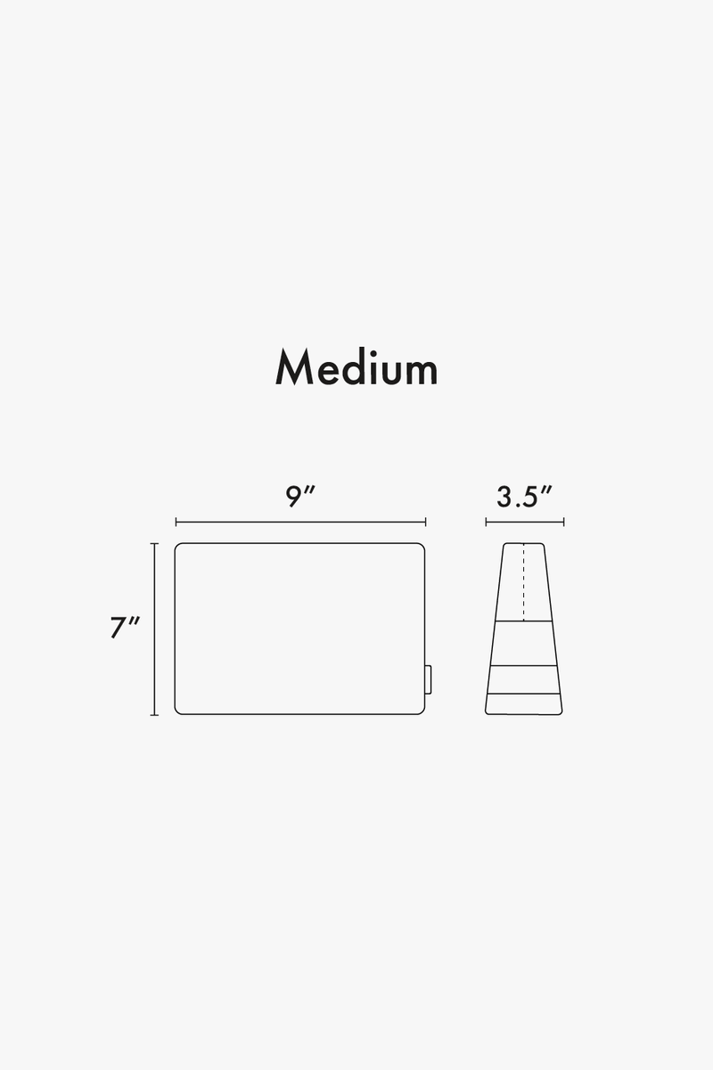 CALPAK Water Resistant Pouch Medium line diagram drawing showing measurement of 7"x9"x3.5";