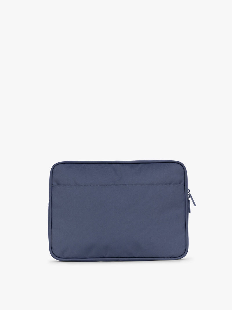 Backside of CALPAK Padded Laptop Sleeve 13" in dark blue Indigo