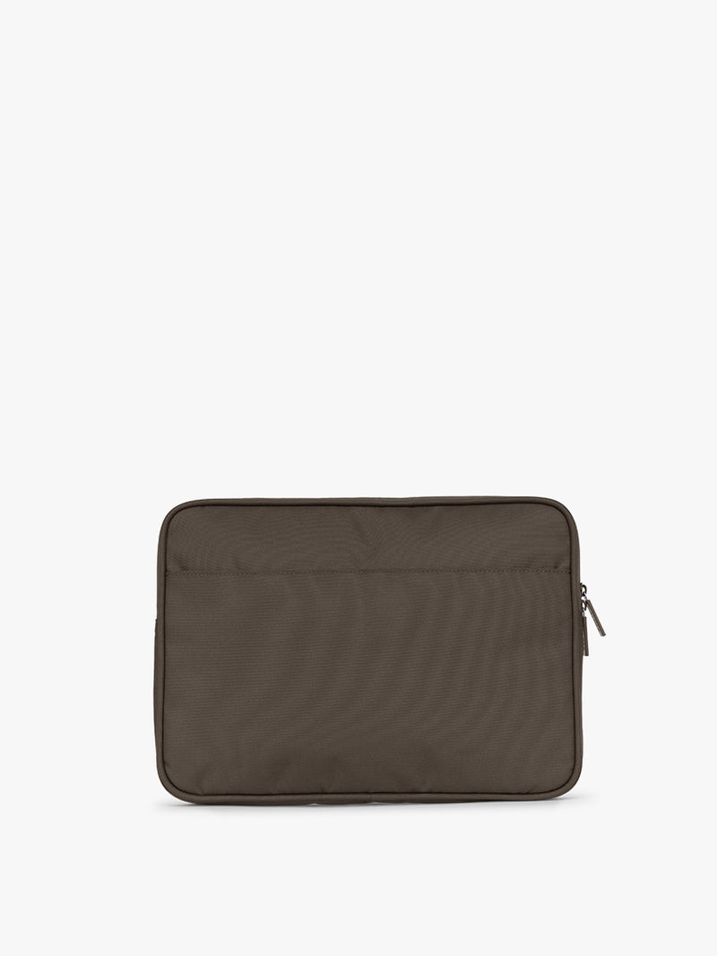 Backside of CALPAK Padded Laptop Sleeve 13-14" in brown Mushroom