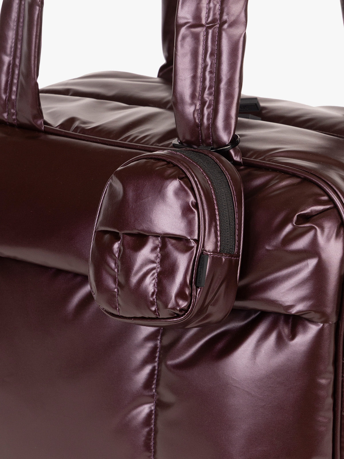 ca4la maxi bomb ミクシーボム　バーガンディ Luka Backpack Zip Bag Charm in Glazed Dark Cherry | CALPAK