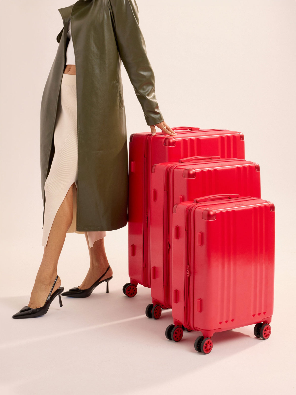 Ambeur 3-Piece Luggage Set in Metallic Red | CALPAK