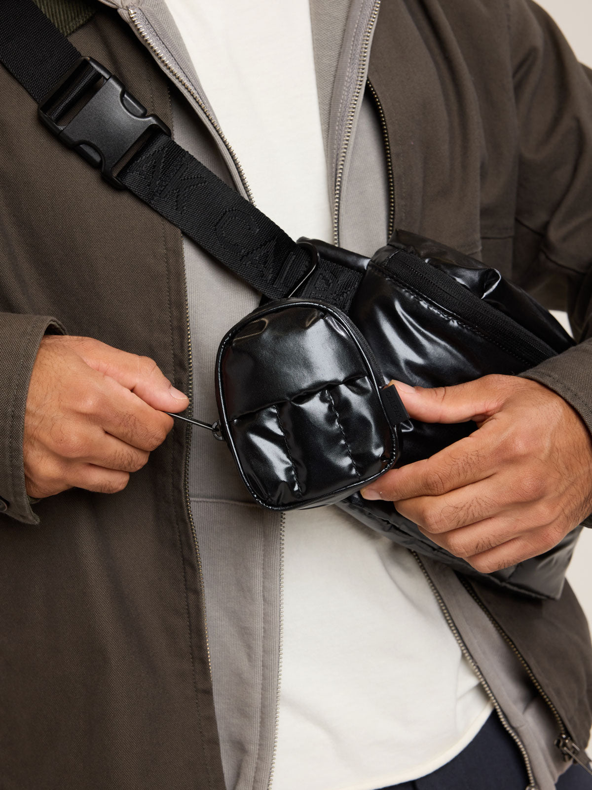 バッグ qop Luka Backpack Zip Bag Charm | CALPAK