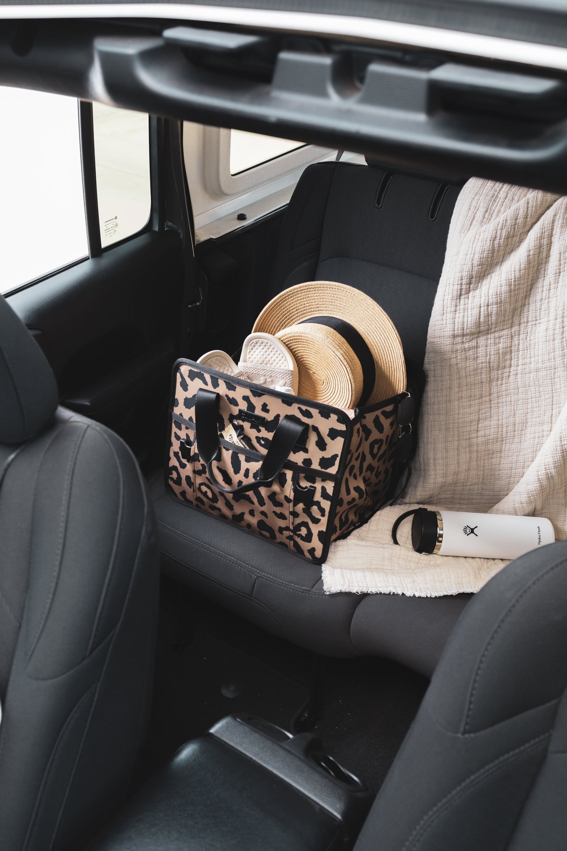 CALPAK car organizer for trunk; ACO2001-CHEETAH