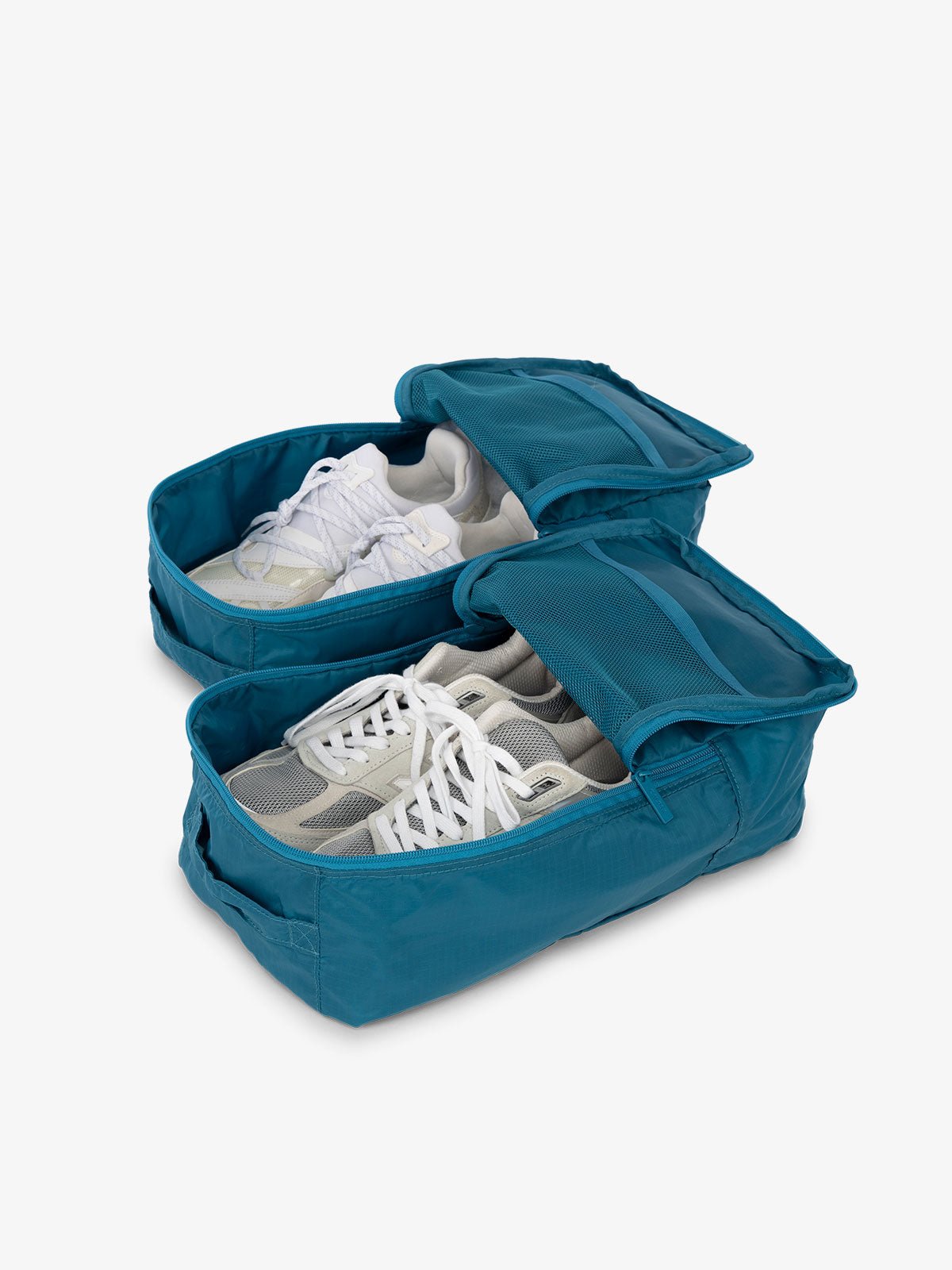 CALPAK Compakt shoe bag set with mesh pockets for travel in blue lagoon
