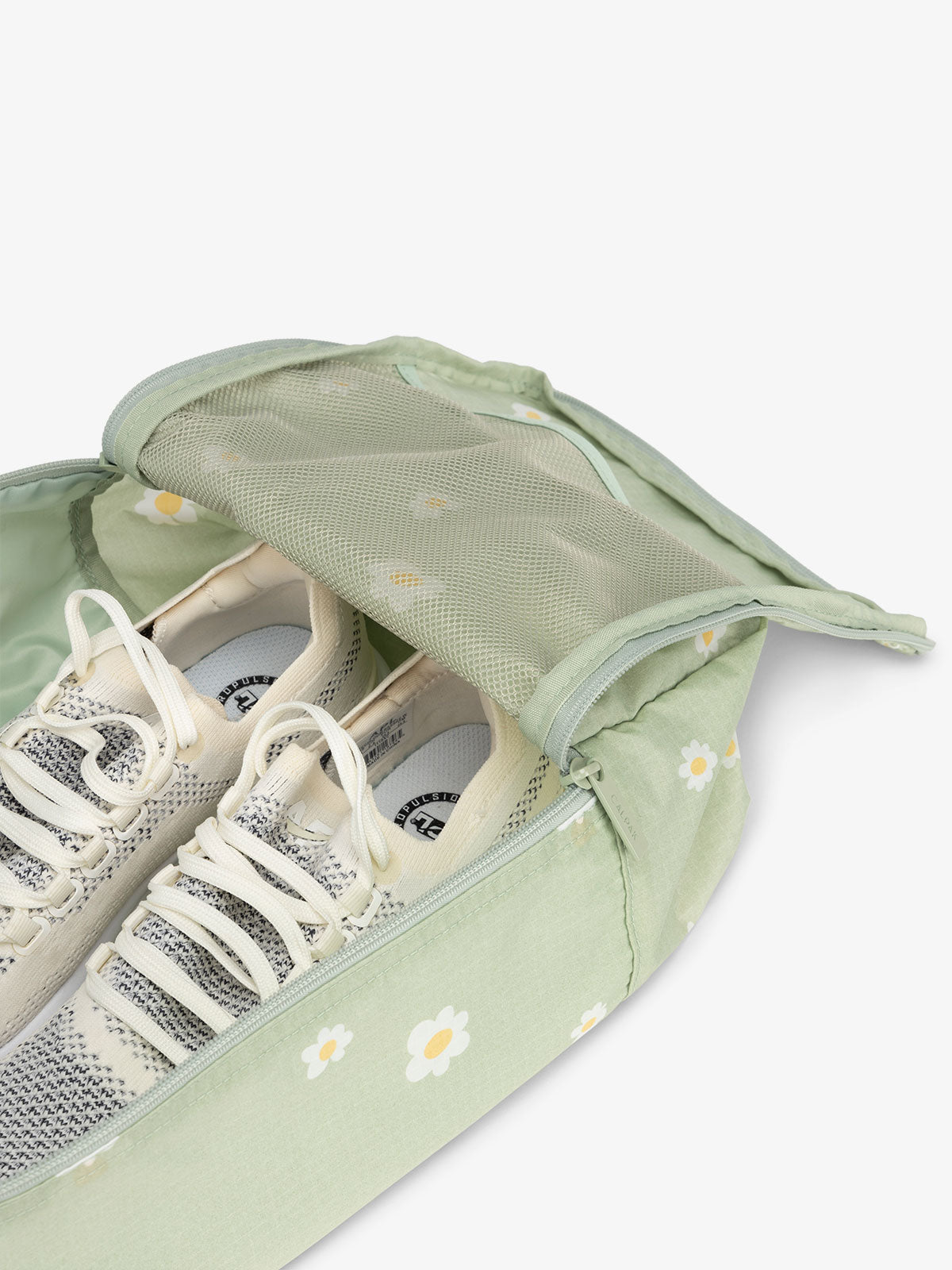 packing protection bags for shoes in green; KSB2001-DAISY