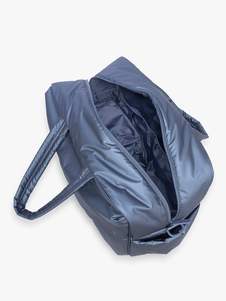 Luka Large Duffel in Metallic Indigo | CALPAK