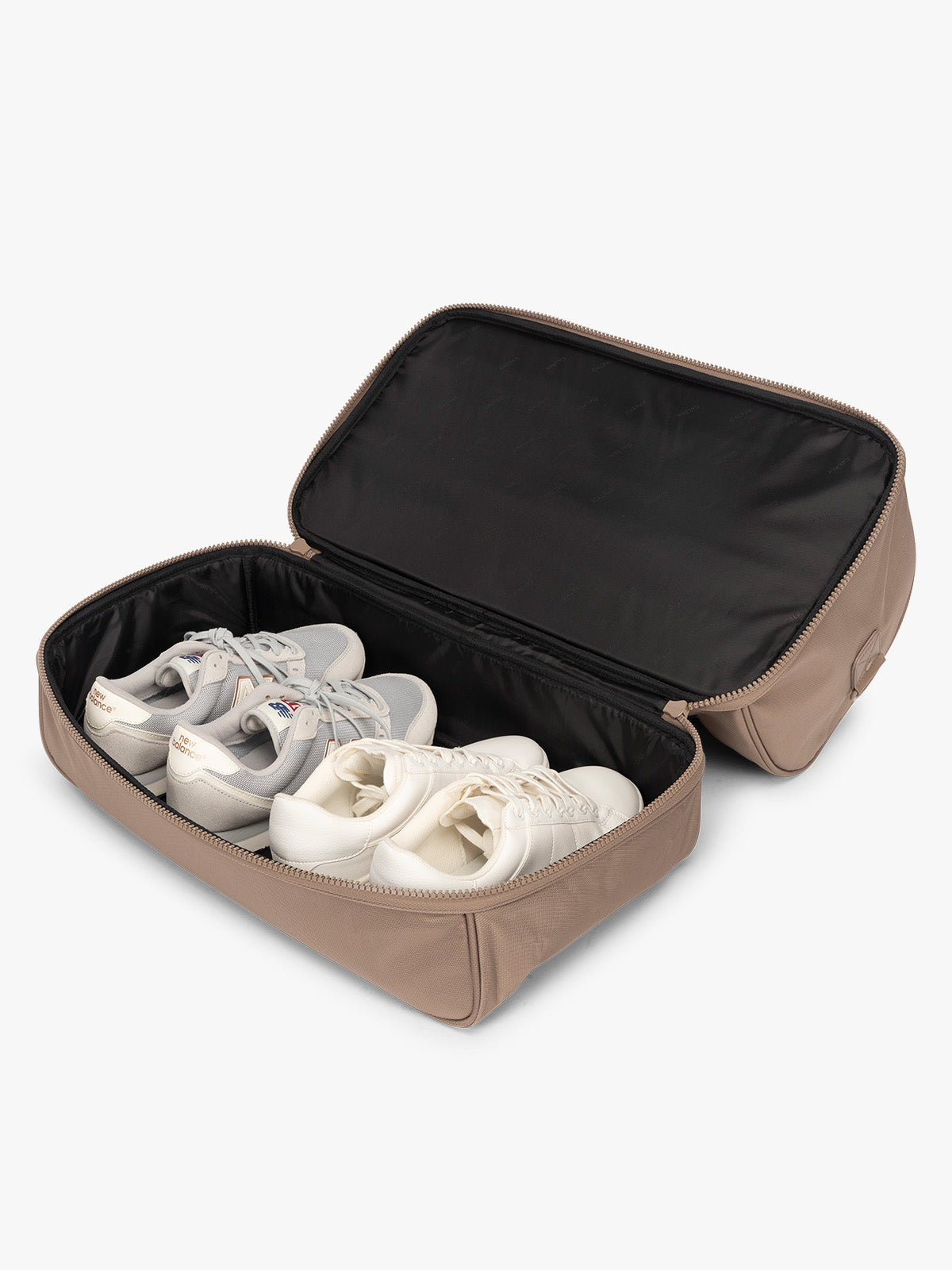 Stevyn Duffel Bag with Shoe Compartment in Chocolate | CALPAK
