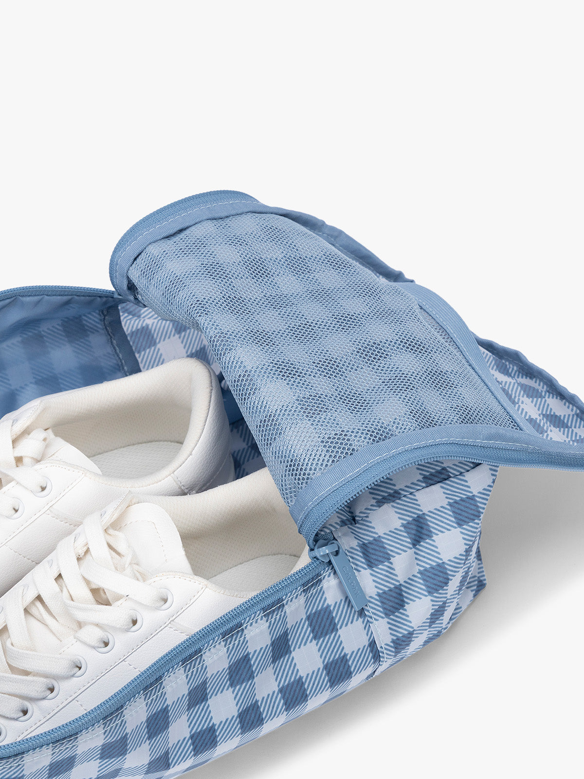 Mesh pocket in the CALPAK Shoe Cubes (set of 2) in blue and white gingham print in French Blue Gingham; KSB2001-FRENCH-BLUE-GINGHAM