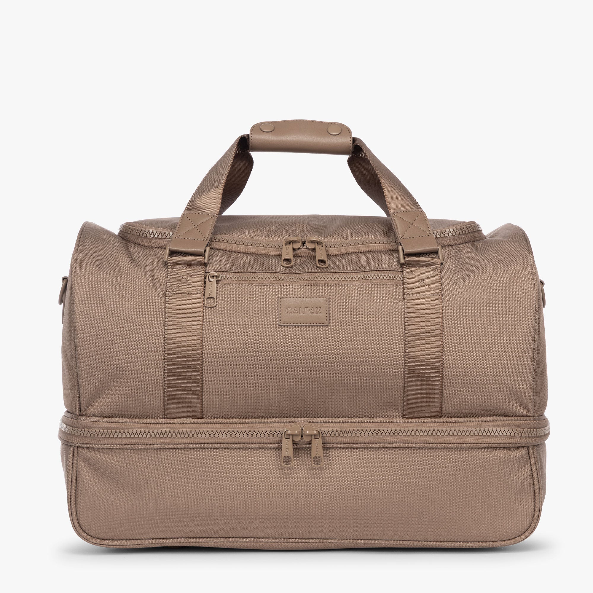 バスケルフィ Stevyn Duffel Bag with Shoe Compartment in Chocolate | CALPAK