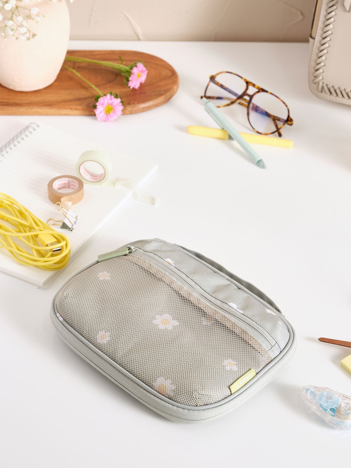 CALPAK travel electronics cord organizer in daisy; ATC2001-DAISY