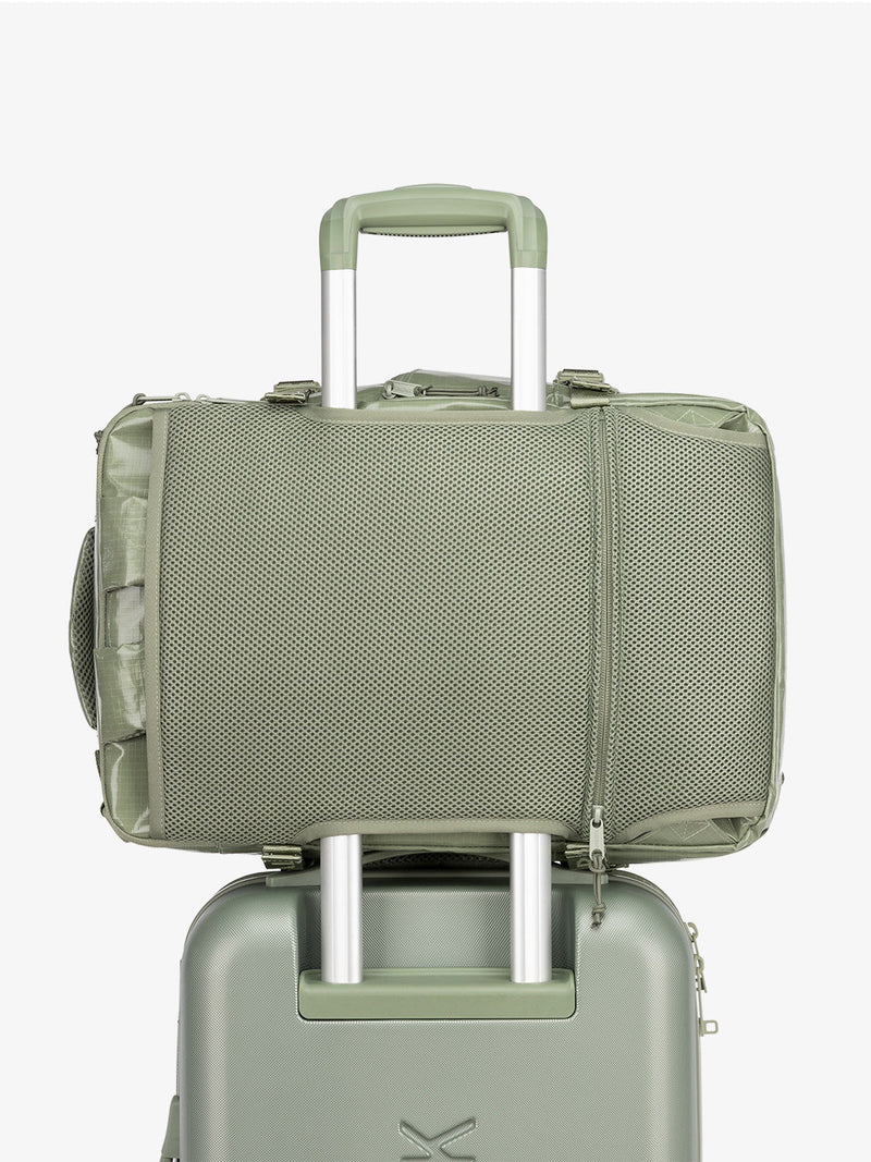 Terra 26L Laptop Duffel Backpack in Juniper CALPAK