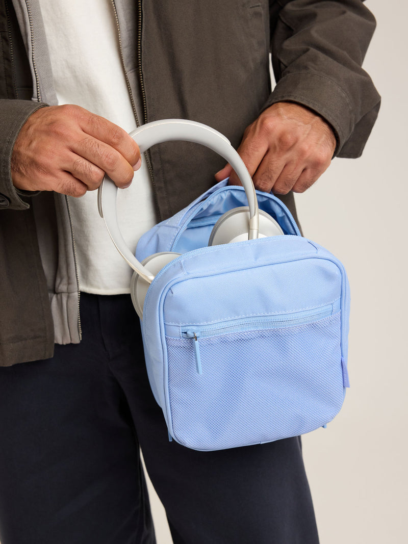 Model with CALPAK Everything Cube in light blue SKY
