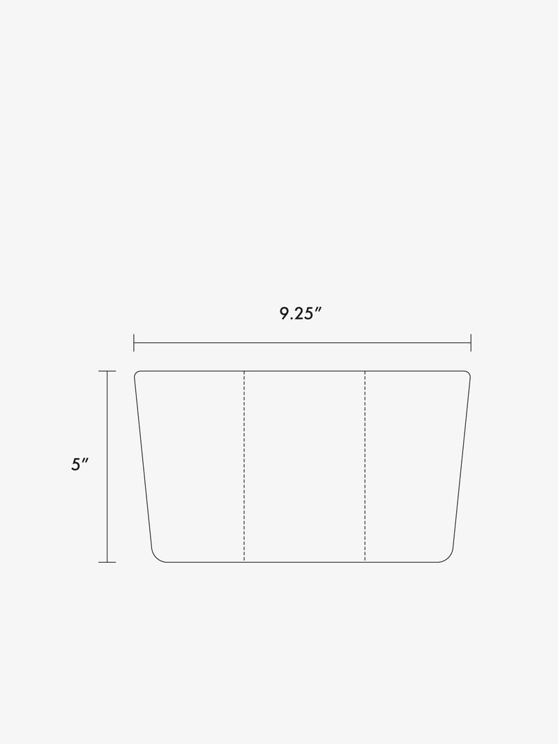 Diagram of dimension of the Luka 1 Quart Zip Pouch measuring 9.25" x 5" with black lines and a grey background