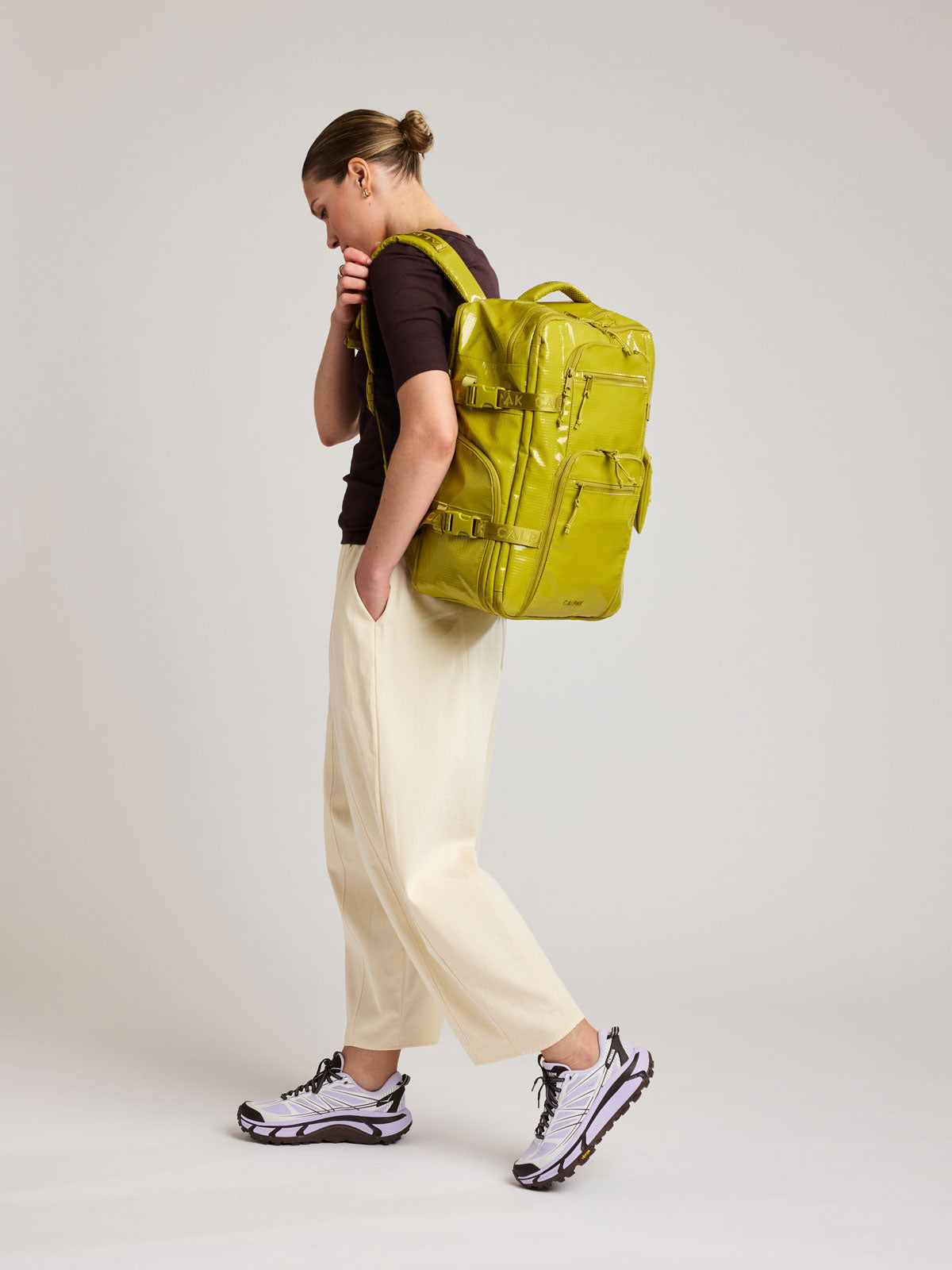 デハラユキノリ Terra 26L Laptop Duffel Backpack in Wasabi | CALPAK
