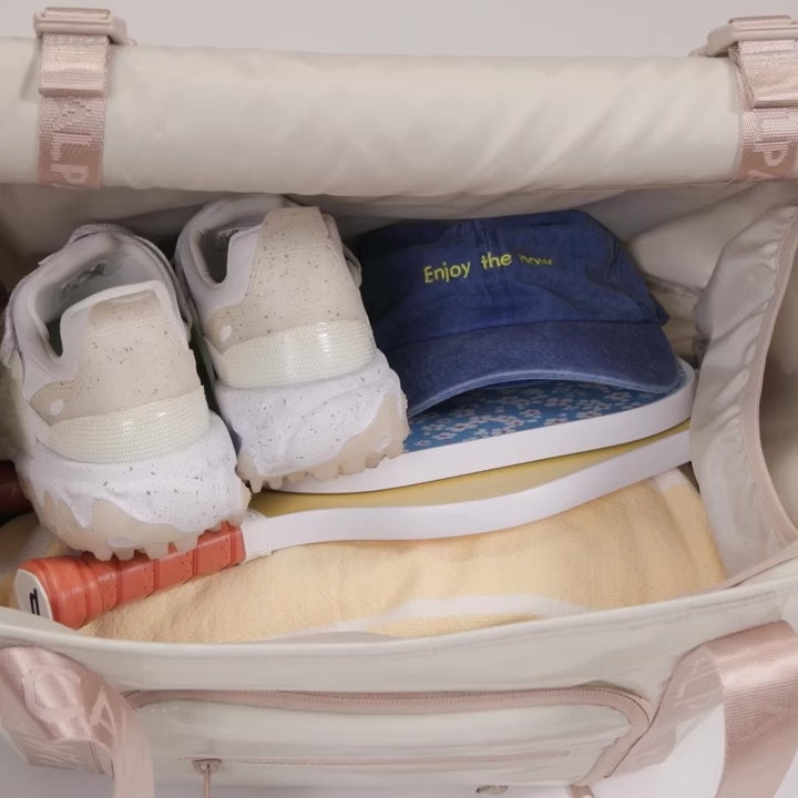 Multiple Interior and Exterior Pockets