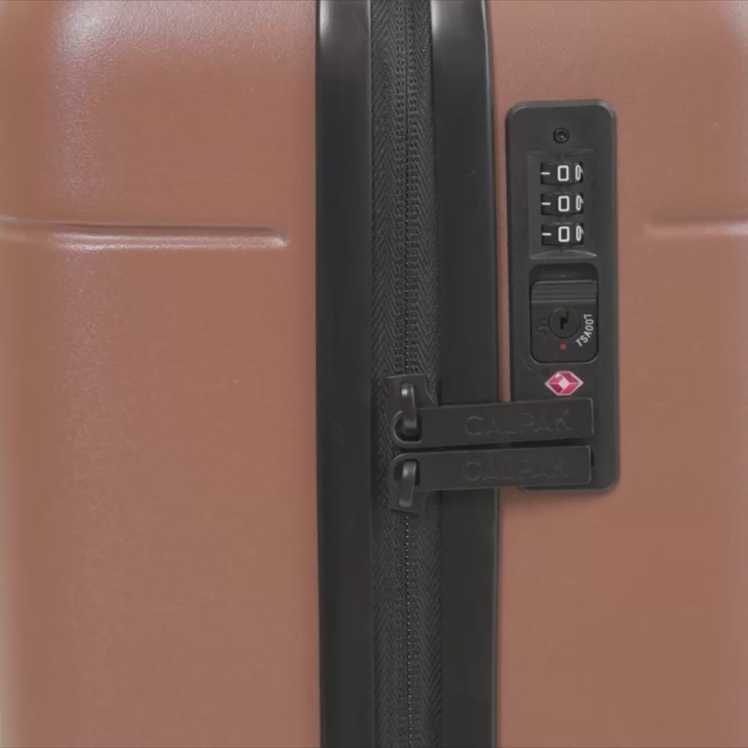 Built-In TSA-Approved Lock