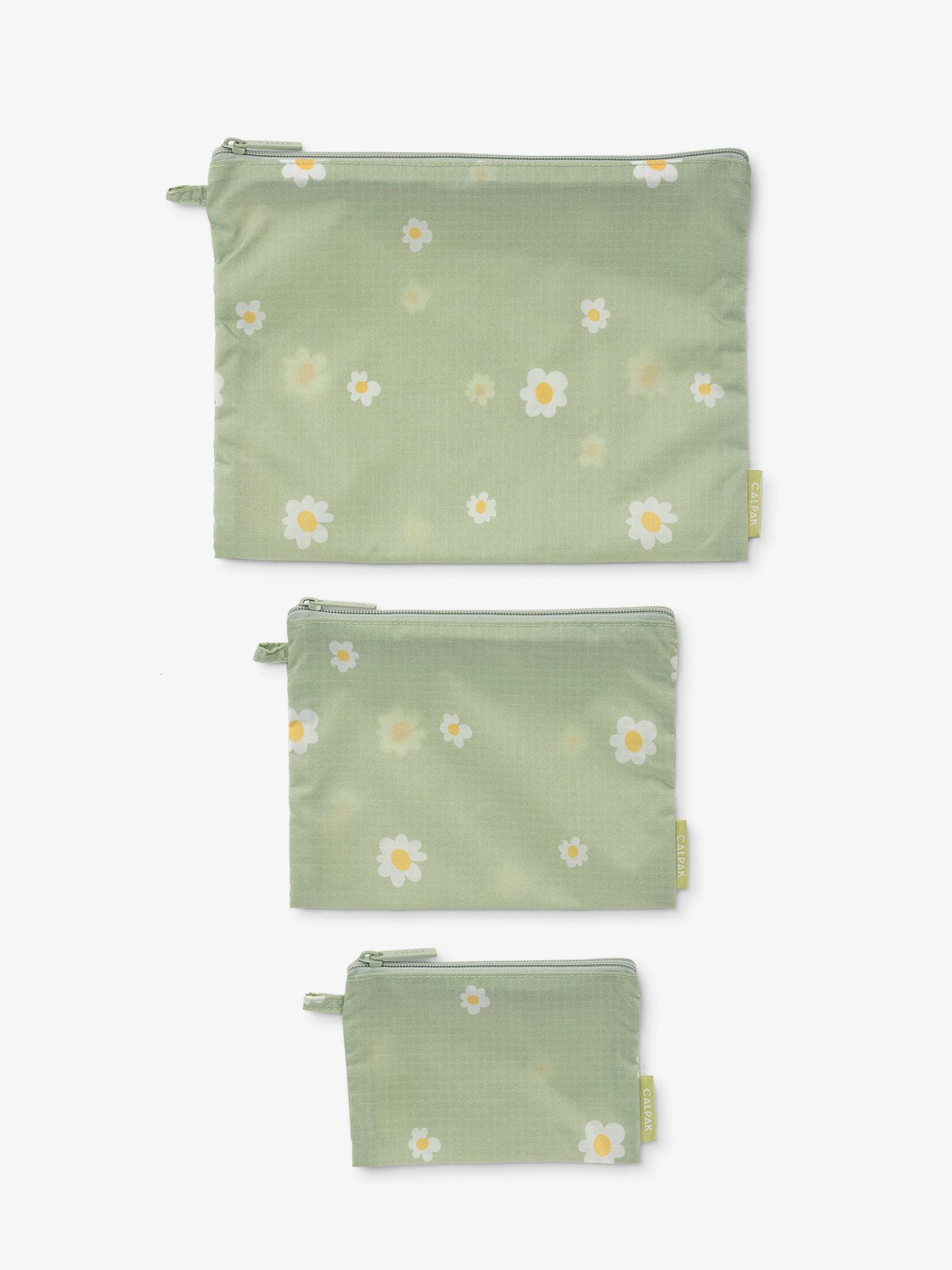 Set of pouches for storage and travel in daisy