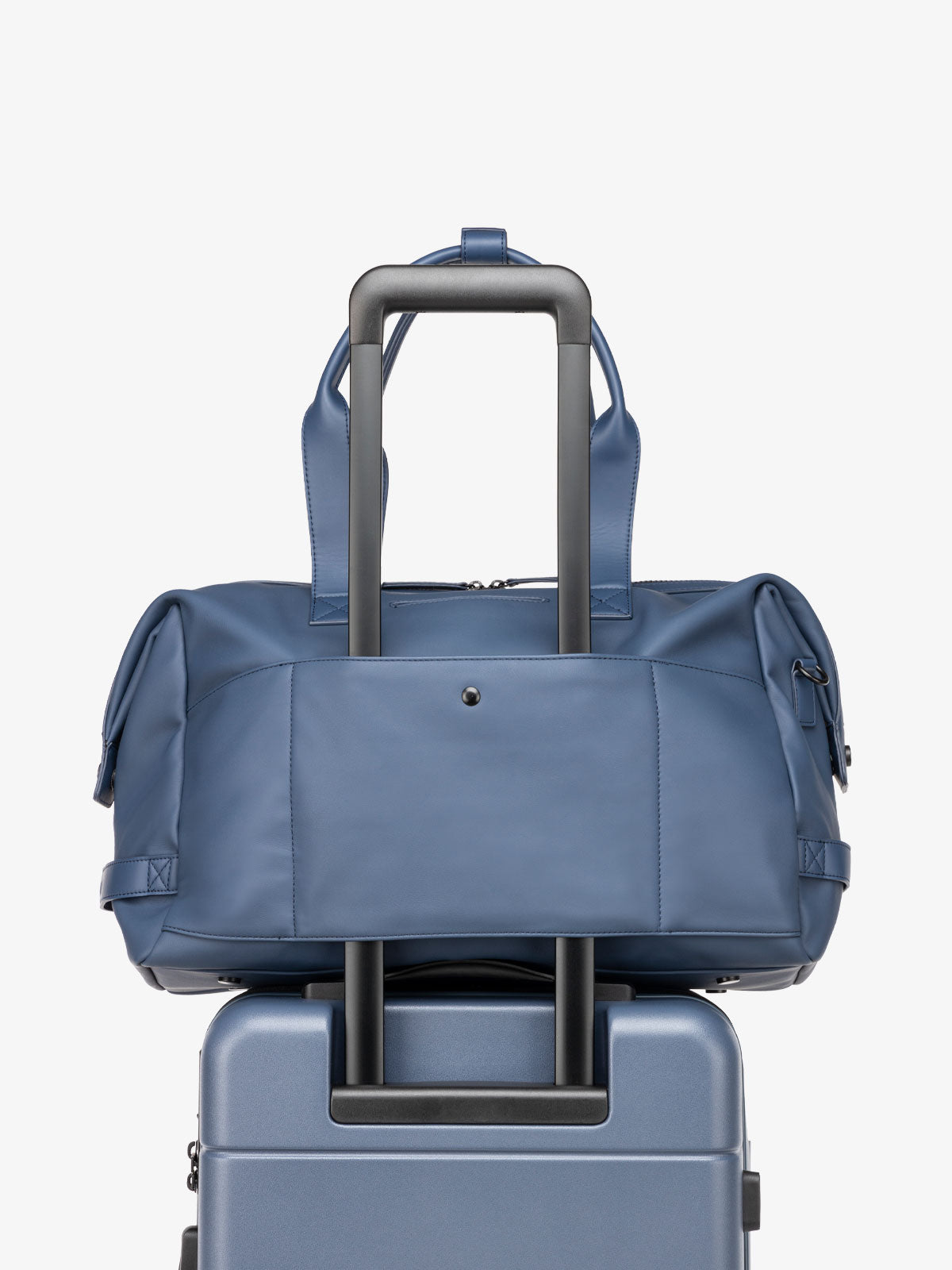 CALPAK Hue duffel bag interior compartments and laptop pocket
