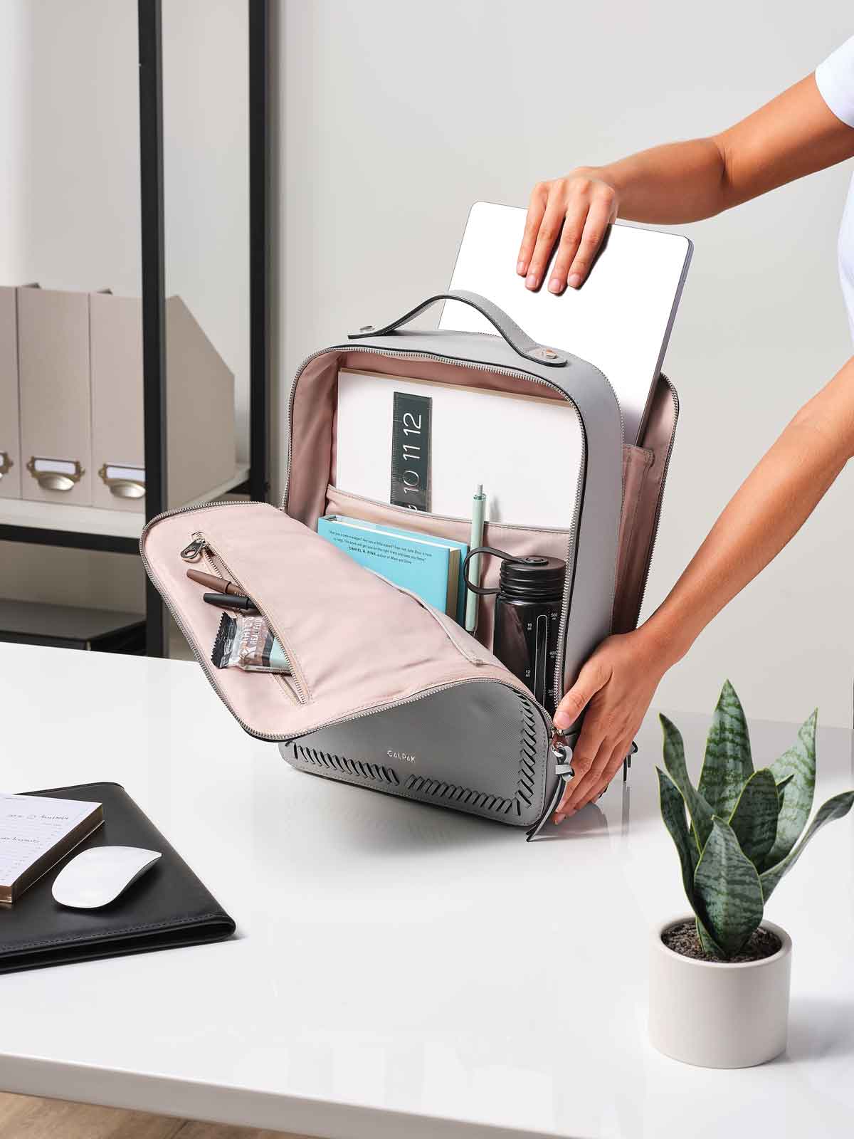 backpack for college students with laptop