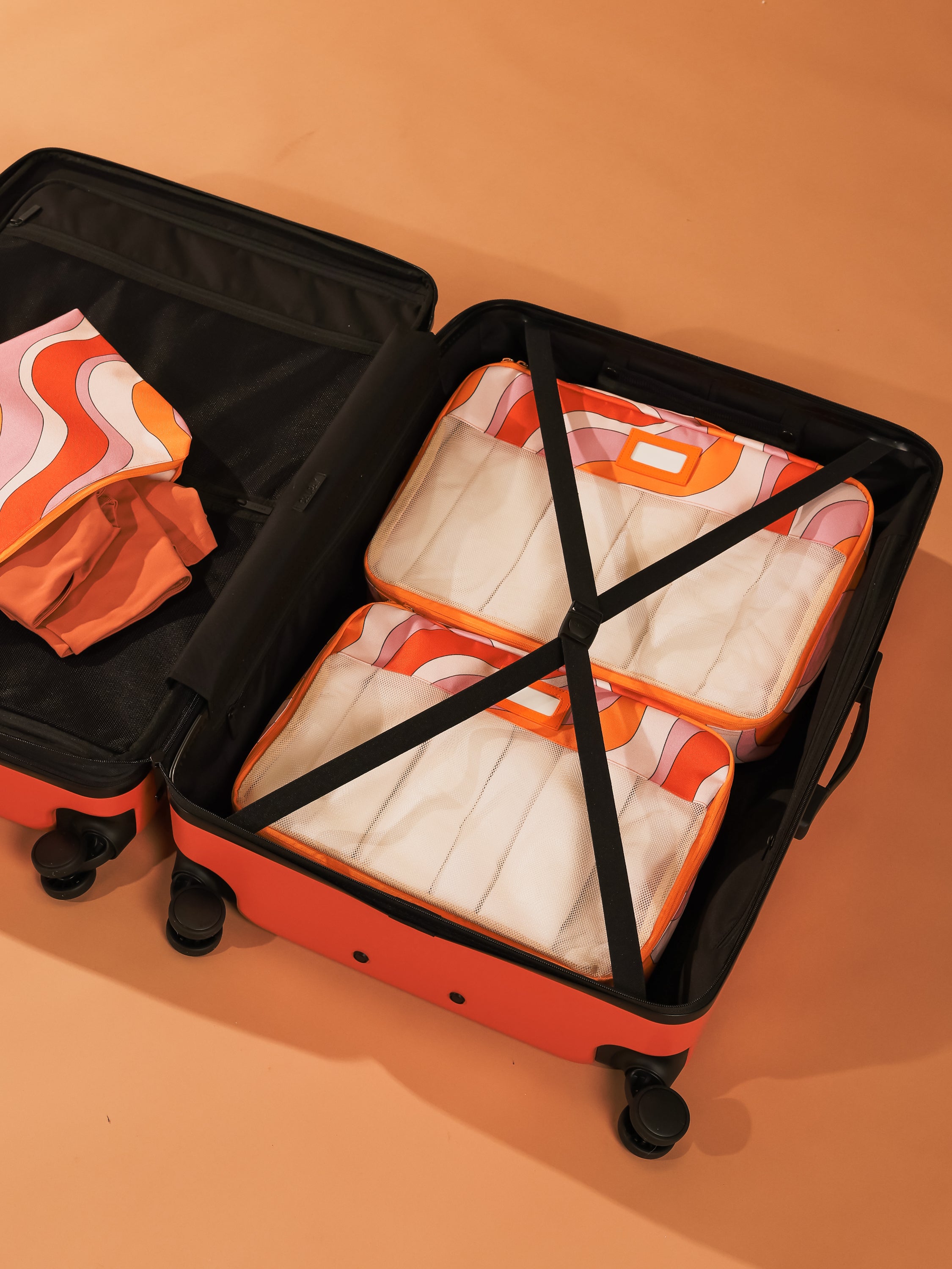 luggage with packing cube organizers