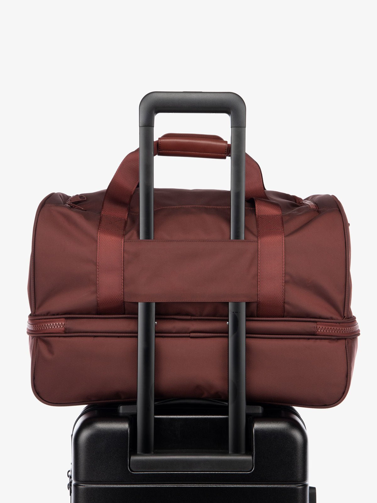 CALPAK Stevyn duffel bag with trolley sleeve